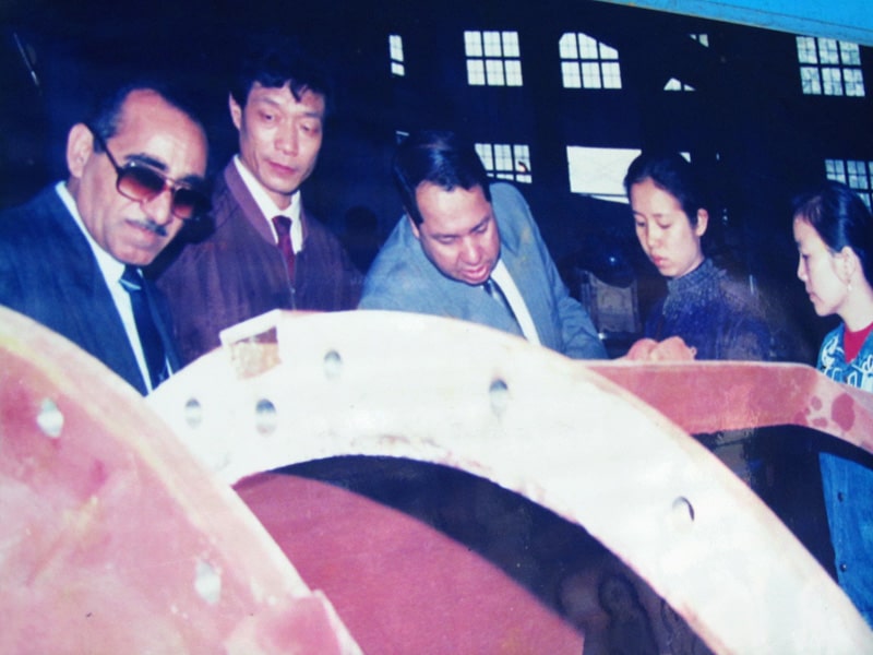 2025年(nian)11月埃及客(ke)戶考察桂(gui)礦生産現(xian)場并訂購(gou)産品