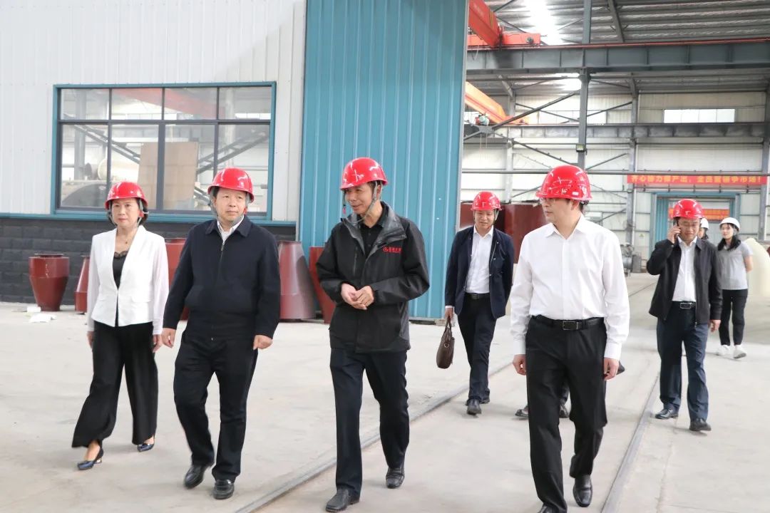 市(shi)紀委書(shu)記古國(guo)章一行(hang)莅臨桂(gui)林礦機(ji)走訪調(diao)研