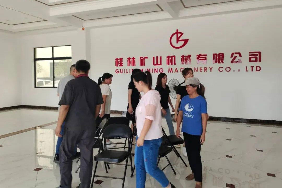 桂(gui)林礦機(ji)舉辦“濃(nong)情中秋(qiu) 情系桂(gui)礦”主題(ti)活動